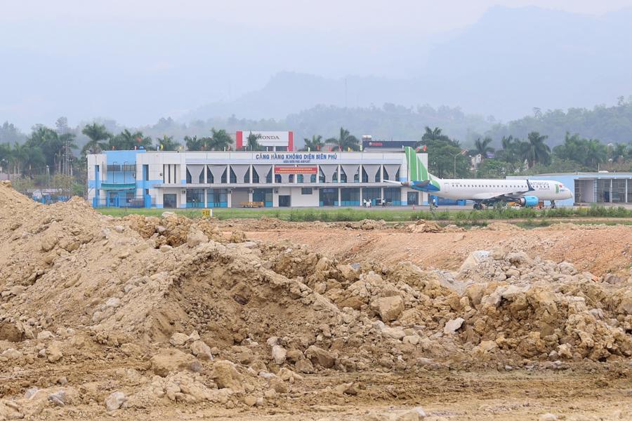 Phó Thủ tướng Chính phủ kiểm tra tiến độ thực hiện Dự án Đầu tư xây dựng mở rộng Cảng hàng không Điện Biên